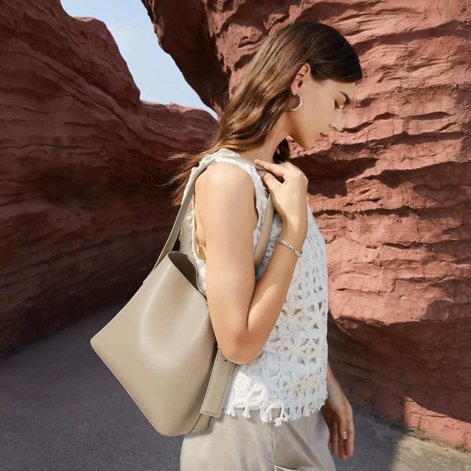 BOSTANTEN Bucket Bag Vegan Leather Shoulder Purses for Women Trendy Adjustable Strap