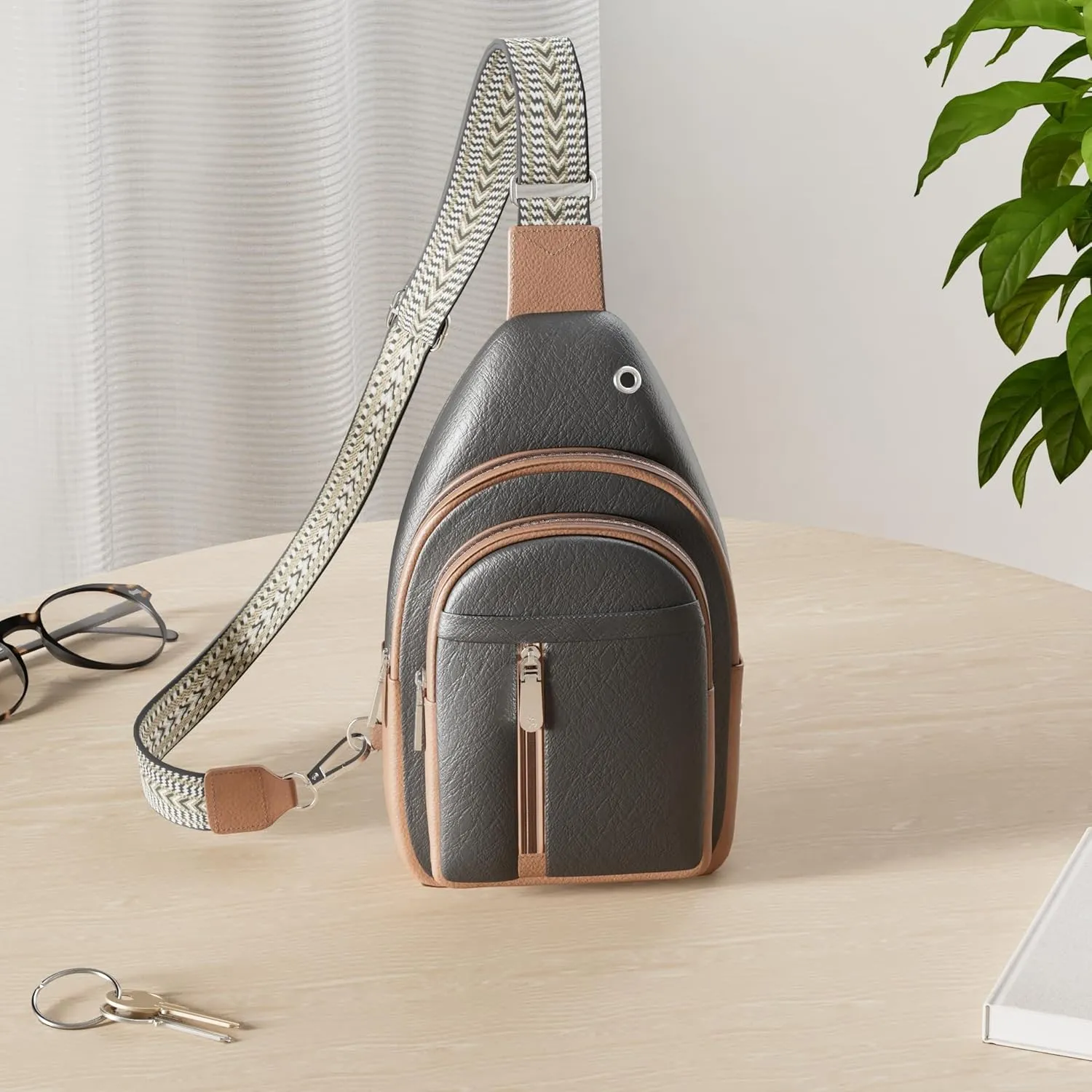 BOSTANTEN Sling Bag Cross Body Bag Trendy Leather Crossbody Purse Chest Bag with Adjustable Guitar Strap for Travel