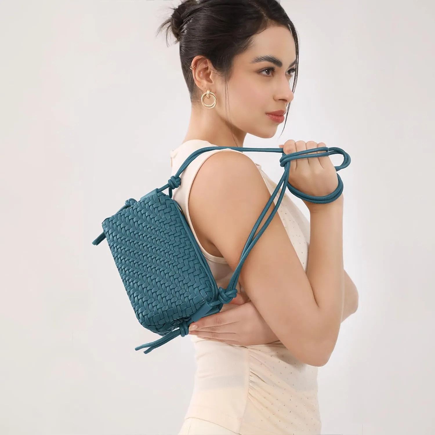 Crossbody Bag For Women Hand Woven Vegan Leather Zip Small Crossbody Bags Shoulder Bag Sling Cross Body Phone Purse