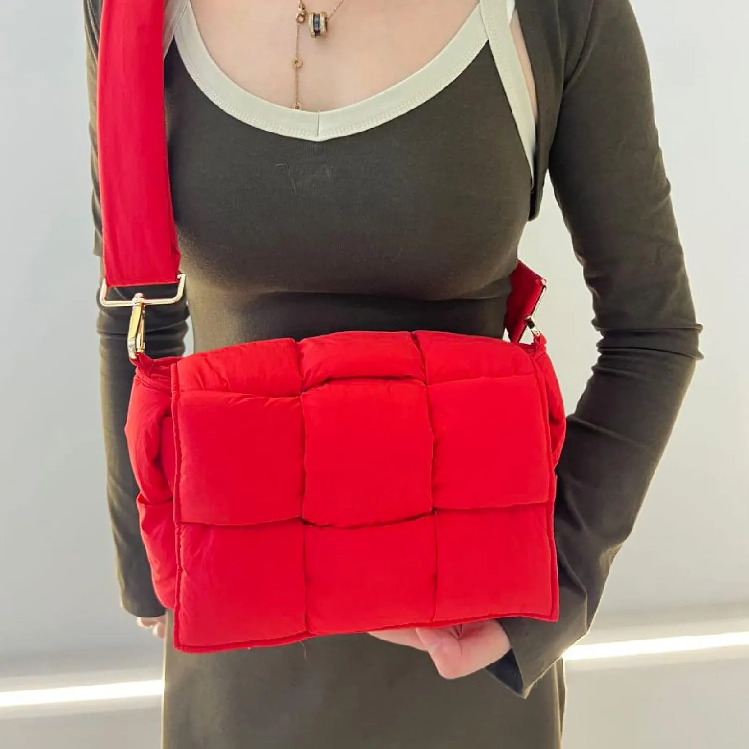 NAARIIAN Shoulder bags for women, Light-weight small puffer purses waterproof, hand-woven puffy bag crossbody handbag