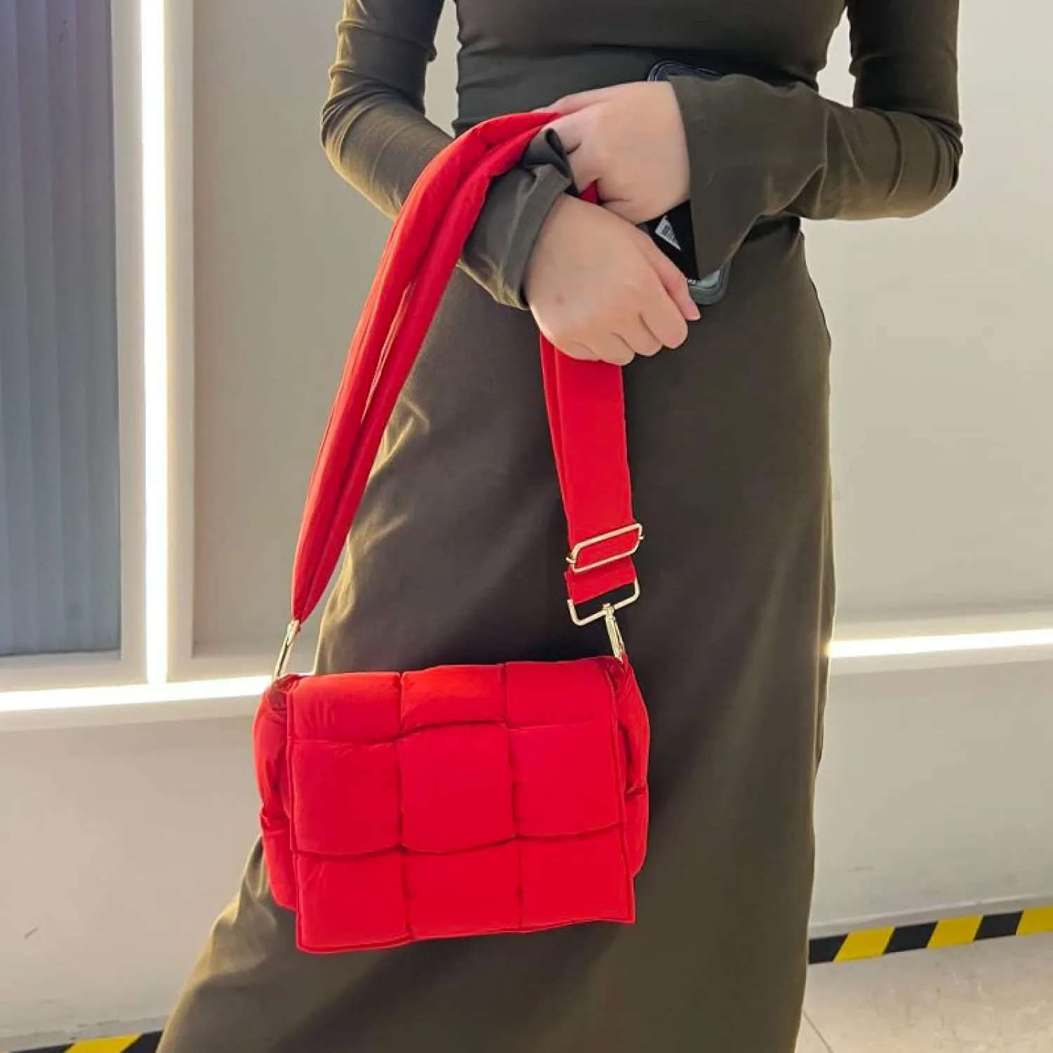 NAARIIAN Shoulder bags for women, Light-weight small puffer purses waterproof, hand-woven puffy bag crossbody handbag