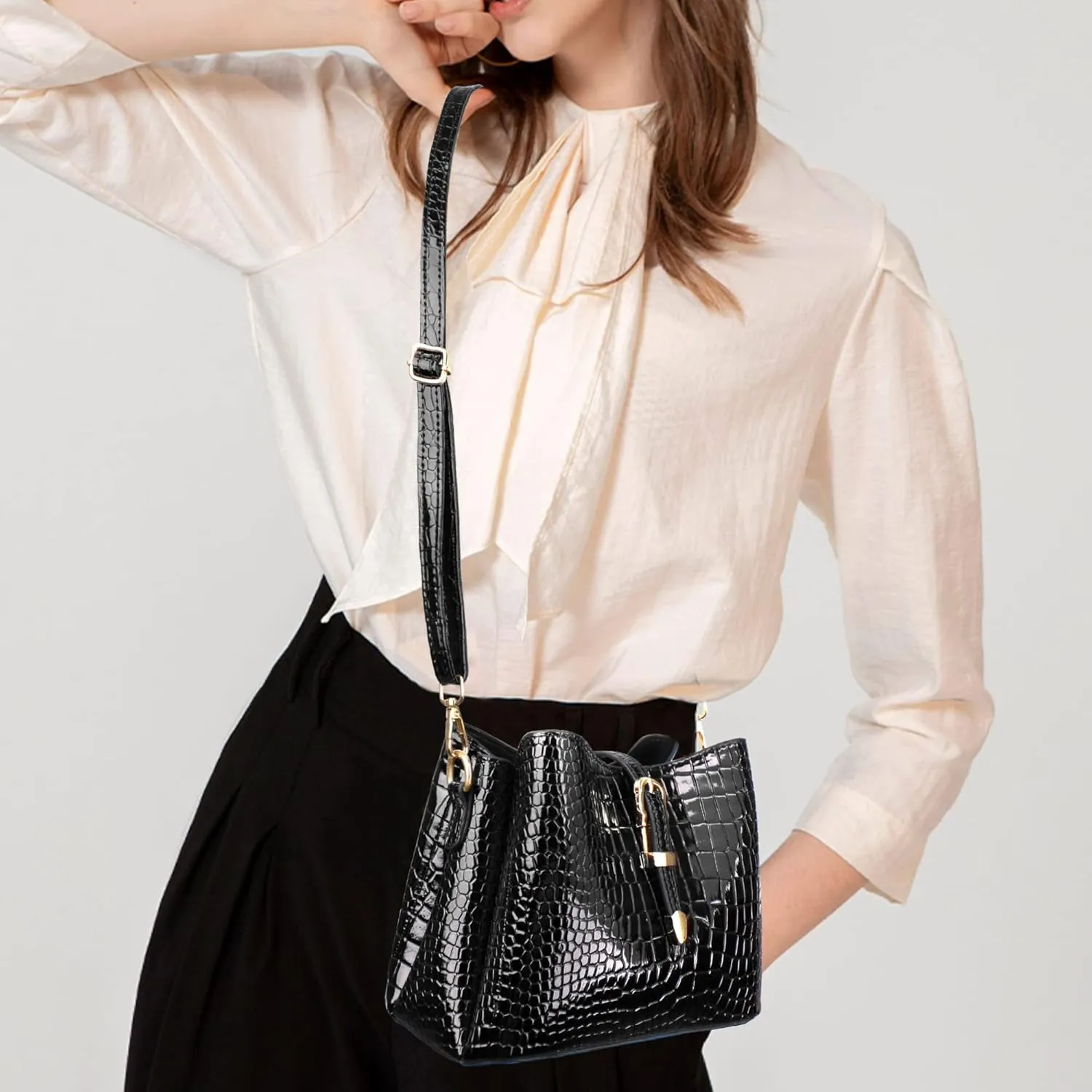 Women Fashion Shoulder Handbag Purse Alligator Embossing Messenger Purse Small Satchel Bags Brown